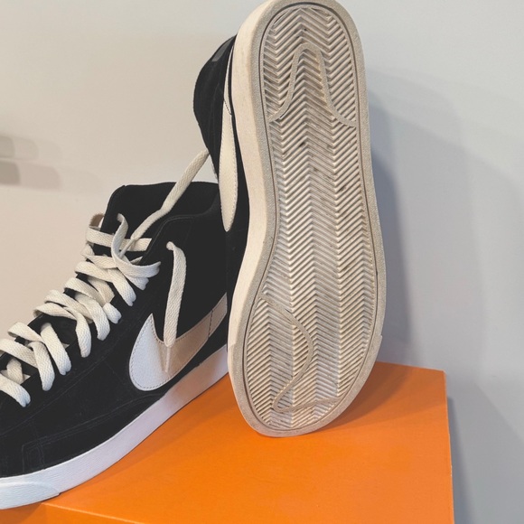 WOMEN’S NIKE BLAZER MID VINTAGE SUEDE BLACK - Picture 9 of 11